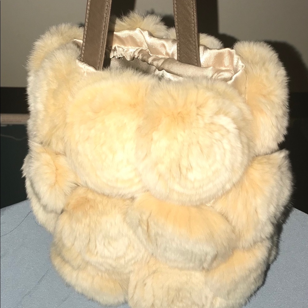 REX CHINCHILLA ROSETTES